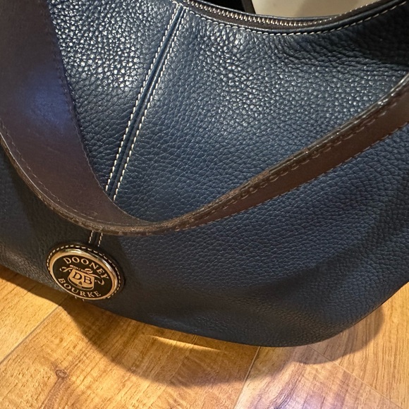 Vintage Dooney & Bourke Navy and Tan  Leather Hobo Bag - Picture 13 of 16